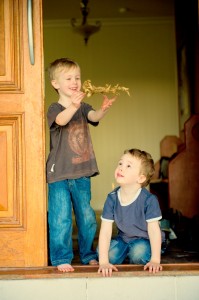 Photo of Nathanial with his brother Flynn.